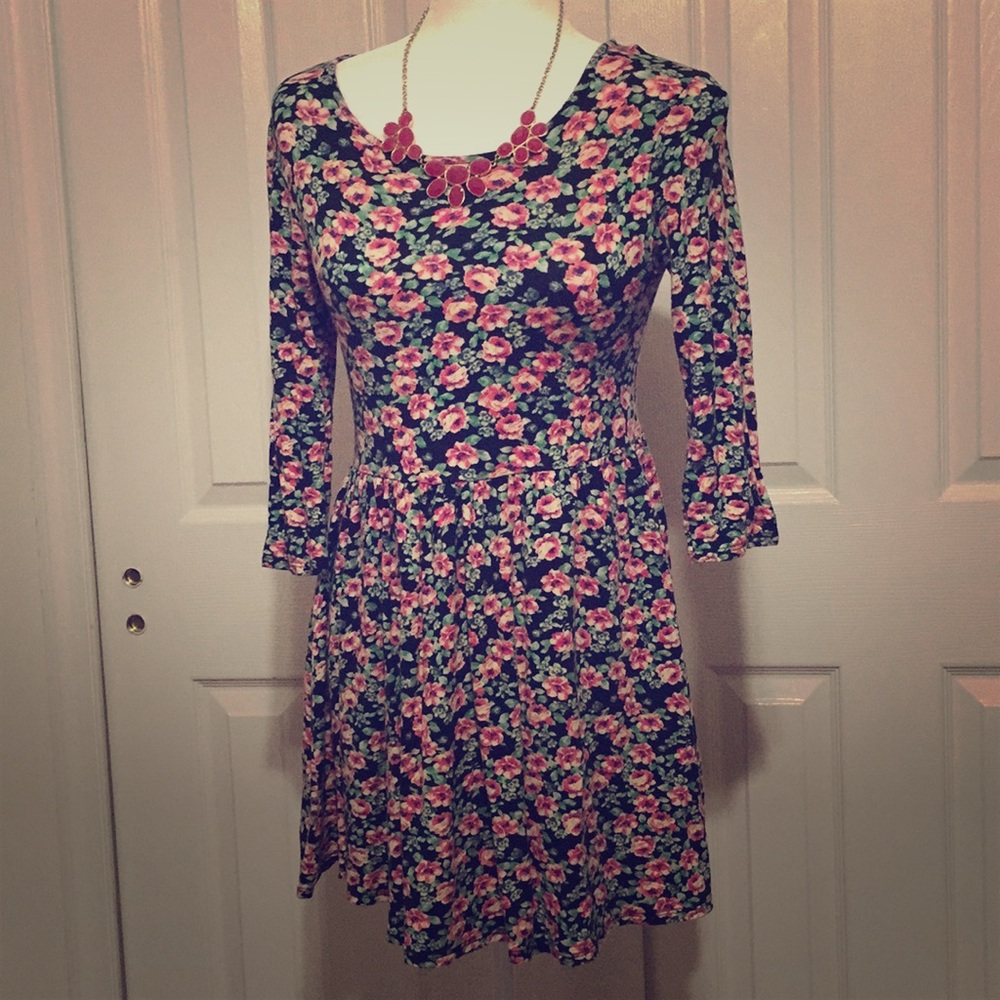 SALE FOREVER 21 PINK FLORAL DRESS